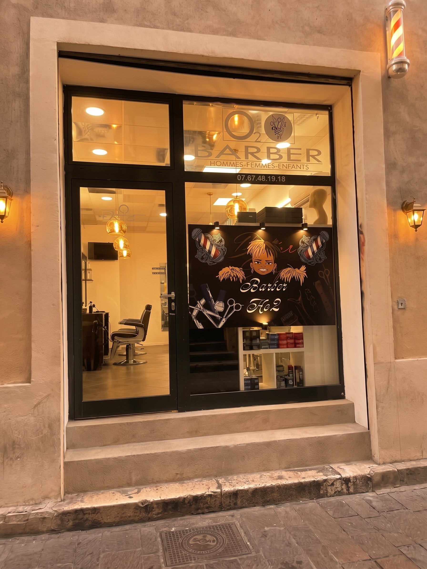 Entrée du salon 249 Barber Marseille